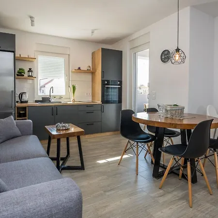 Pejakovic 2 By Interhome Апартаменты *