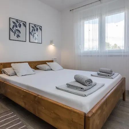 Pejakovic 2 By Interhome Апартаменты *