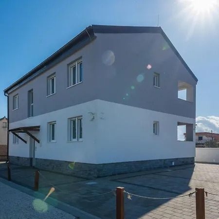 Apartamento Pejakovic 2 By Interhome